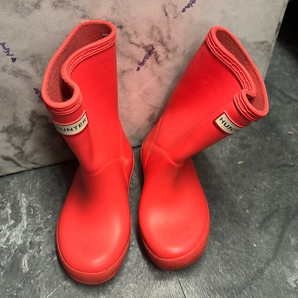 Hunter kid rain boots 🎈size 8! Pinkish /red - Picture 1 of 5